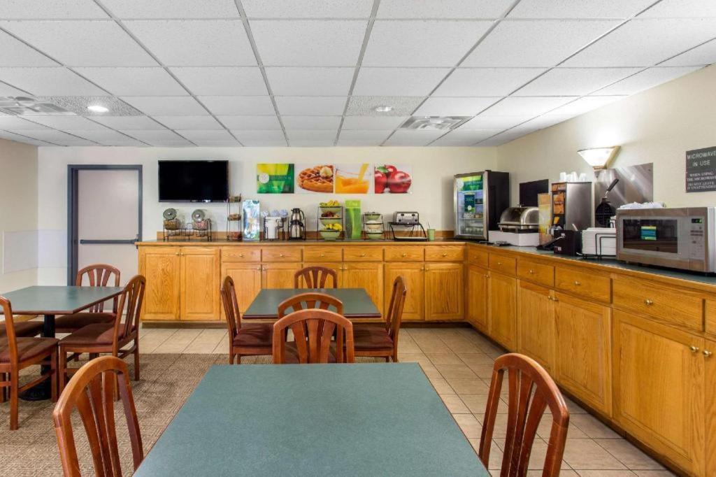 Quality Inn Surfside Beach Esterno foto