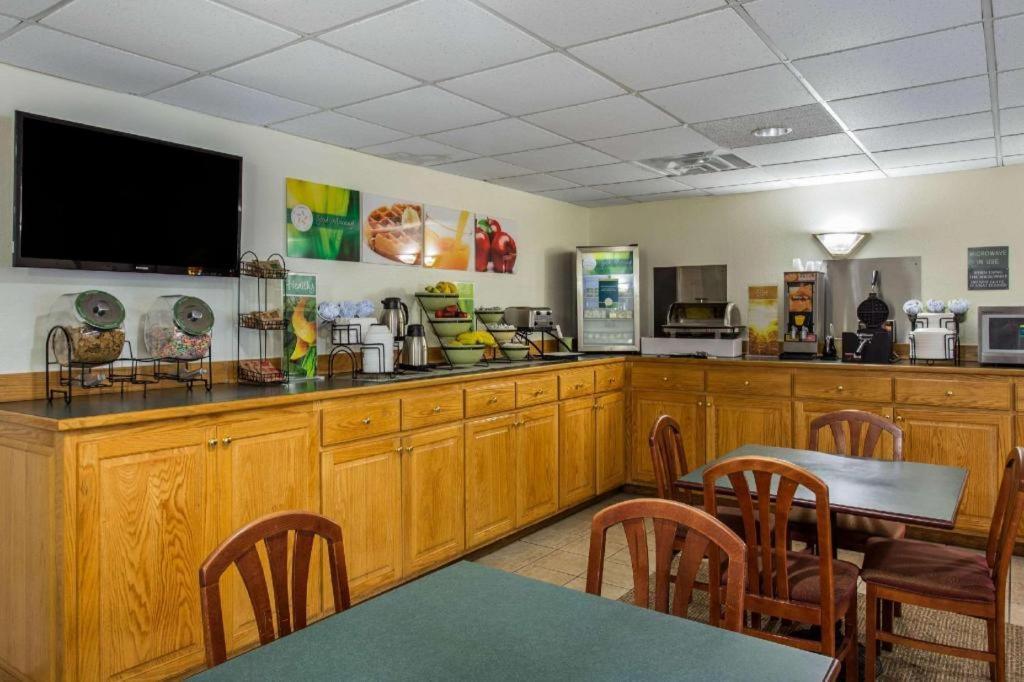 Quality Inn Surfside Beach Esterno foto